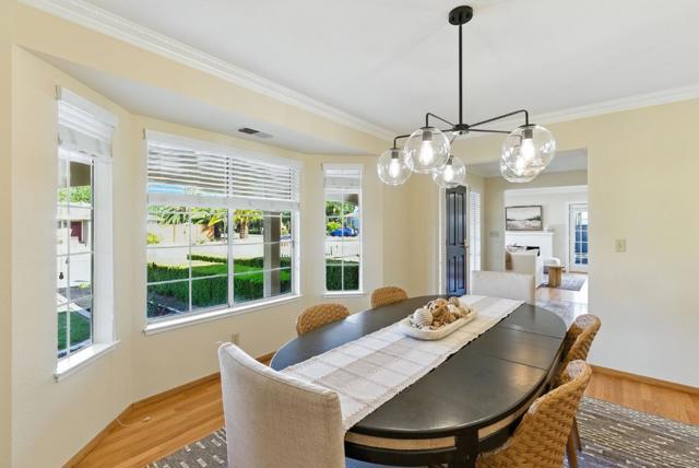 2188 Yorkshire Way, Mountain View CA: https://media.crmls.org/mediaz/02df0714-8f65-450b-be44-d9b0dbbba599.jpg