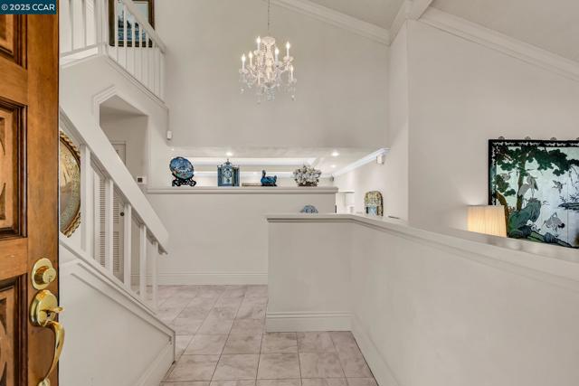 117 Alta Mesa Ct, Moraga CA: https://media.crmls.org/mediaz/02df1f4f-3270-48e0-9863-f15c35df7216.jpg