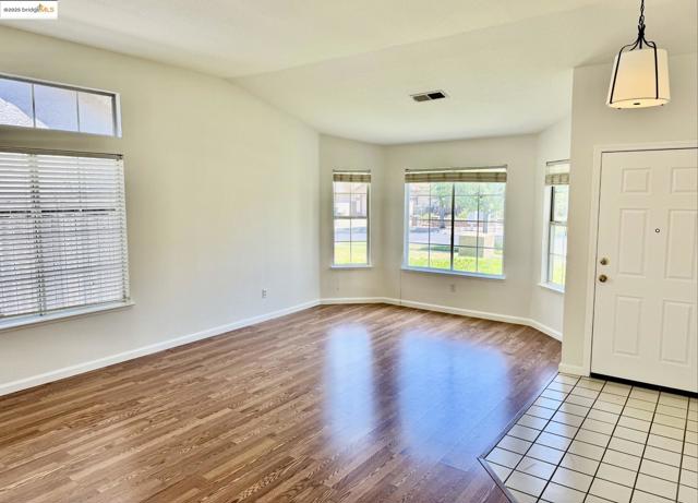 Image 7 of 24 For 453 Brennen Cir