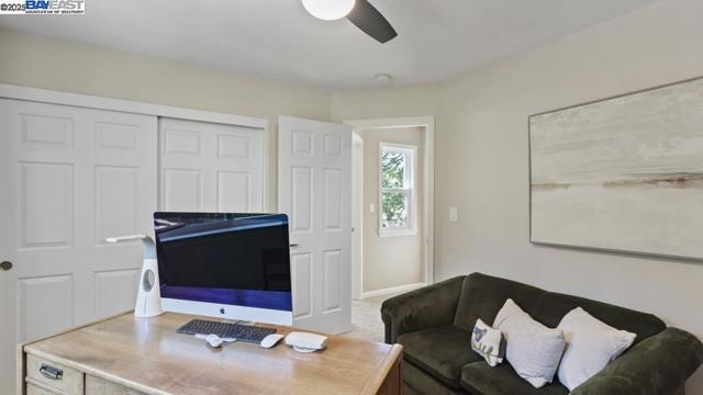 1348 Carlton Pl, Livermore CA: https://media.crmls.org/mediaz/02e01fa9-d0c1-48c9-bdbe-b37a4f3fb095.jpg