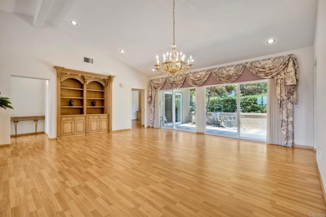 61 Via Larga Vista, Bonsall CA: https://media.crmls.org/mediaz/02e02b26-87fe-467d-abbb-3c6d7eb72e63.jpg