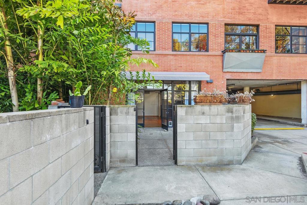 3940 7th Ave - photo 4