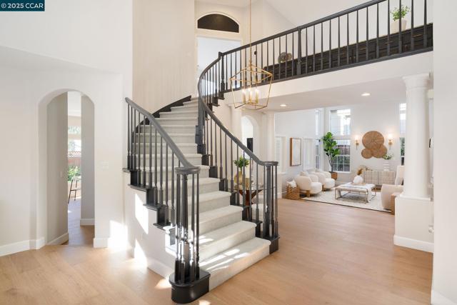 508 Zenith Ridge Dr, Danville CA: https://media.crmls.org/mediaz/02e16109-2036-4f7d-a9c8-8002ec6b0e8b.jpg