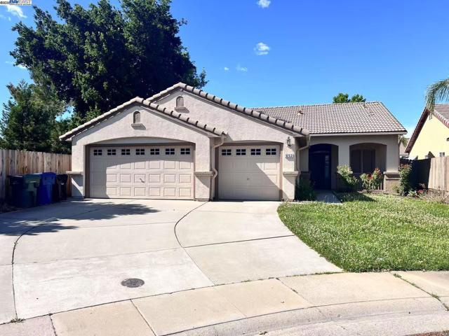 9253 Horsham Ct, Sacramento CA: https://media.crmls.org/mediaz/02e29da6-6778-4e8d-a219-76a52db1d9a8.jpg