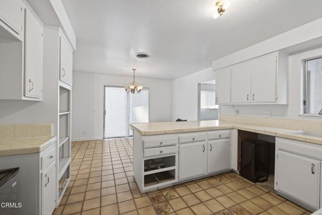 Detail Gallery Image 11 of 32 For 6368 Hunter St, Ventura,  CA 93003 - 5 Beds | 3 Baths