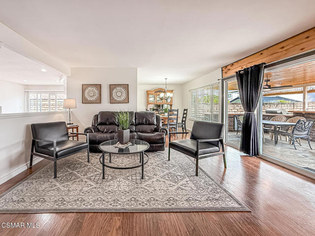 2439 N Lita Place, Simi Valley CA: https://media.crmls.org/mediaz/02e3cfc8-1d65-4048-ae79-3b7f3e26a29c.jpg