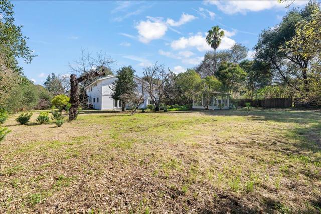 14721 Live Oak Lane, Saratoga CA: https://media.crmls.org/mediaz/02e452d4-619a-4394-a778-8a364a21164e.jpg