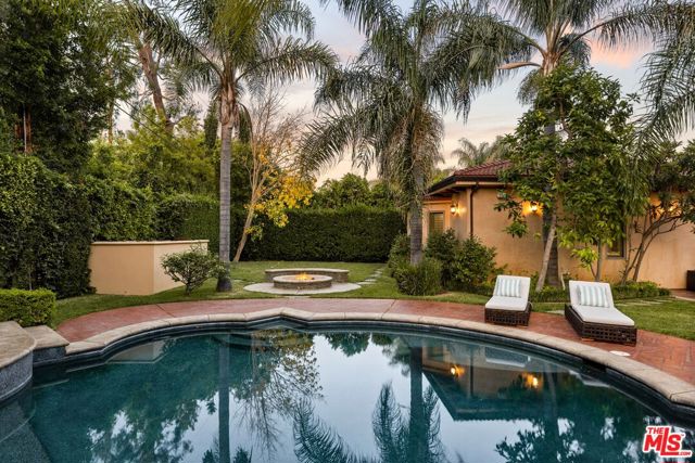 13845 Magnolia Boulevard, Sherman Oaks CA: https://media.crmls.org/mediaz/02e45582-2c67-4212-a004-e1a6d35fb2cf.jpg