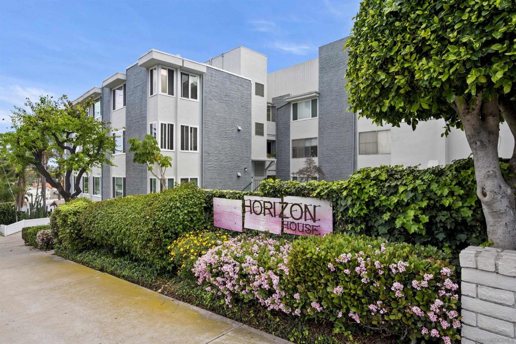 1907 Robinson Ave #309