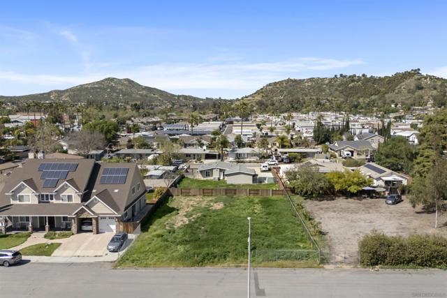 13646 Janette Lane, Poway CA: https://media.crmls.org/mediaz/02e49444-91f1-4684-83da-6b3520329e6c.jpg