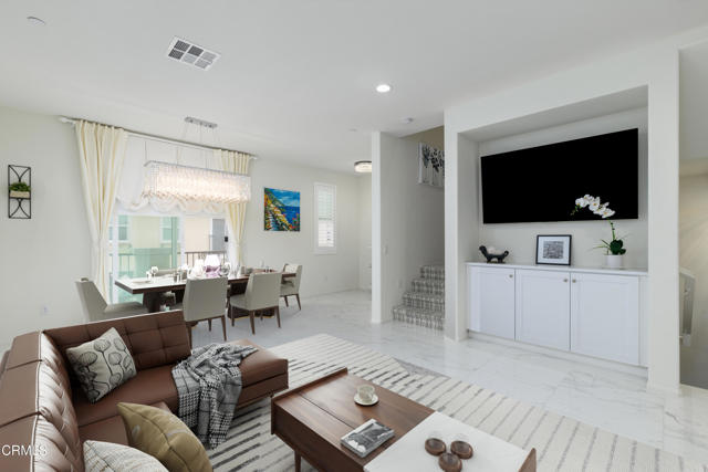 469 Pecana Street, Camarillo CA: https://media.crmls.org/mediaz/02e4eea4-b5d1-4876-ab2b-35f18be1f283.jpg