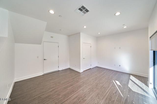 Detail Gallery Image 9 of 41 For 4201 Pennsylvania Ave #C2,  Glendale,  CA 91214 - 4 Beds | 2 Baths