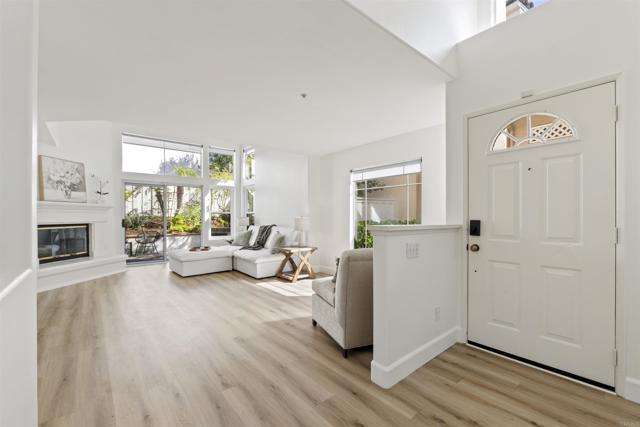 Detail Gallery Image 6 of 46 For 1831 Monserrat Way, Vista,  CA 92081 - 4 Beds | 2/1 Baths