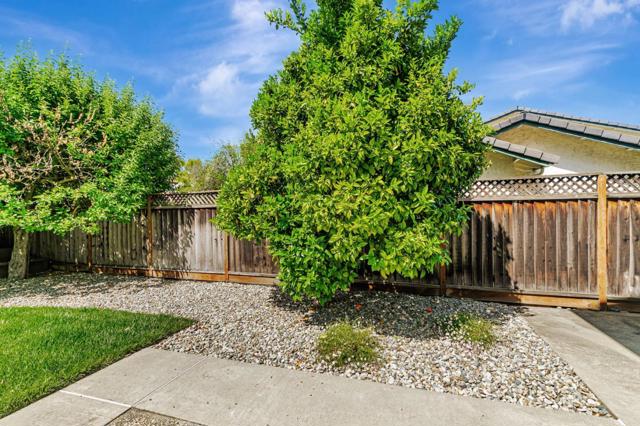 3012 Lake Estates Court, San Jose CA: https://media.crmls.org/mediaz/02e52cd5-ed1e-46f1-a4cb-57cbde8e95d9.jpg