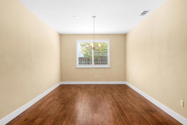 9881 Rancho Hills Drive, Gilroy CA: https://media.crmls.org/mediaz/02e65627-5aef-4ce5-b462-5acebf9a0a20.jpg