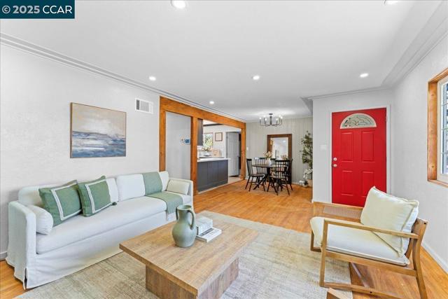 365 Pestana Pl, Livermore CA: https://media.crmls.org/mediaz/02e65875-b4ca-4d01-9c9a-f0f562e58feb.jpg