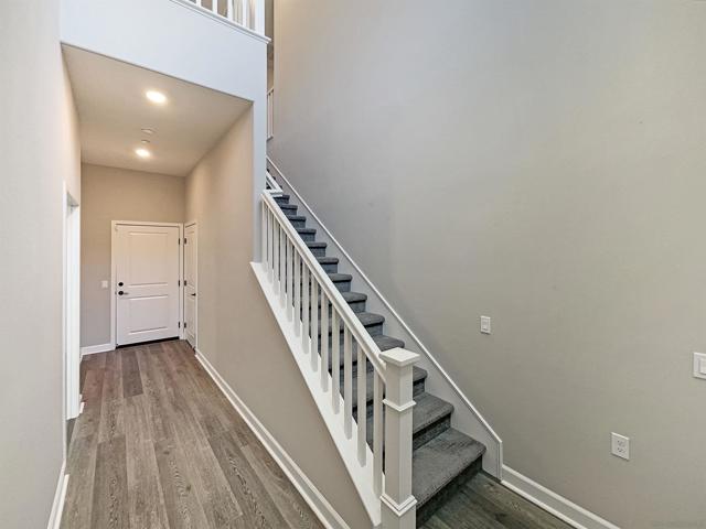 10411 Walden Way, San Diego CA: https://media.crmls.org/mediaz/02e6b138-c38d-4fa1-adc4-3bdd76de5640.jpg