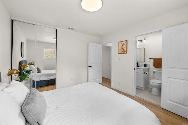 Image 18 of 37 For 9065 Heatherdale St