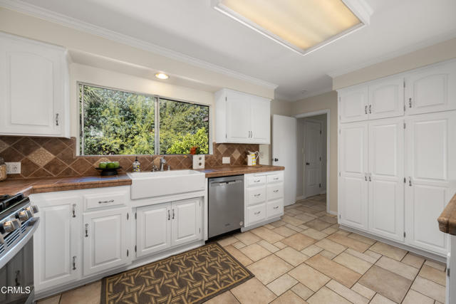 4702 Moore Street, La Crescenta CA: https://media.crmls.org/mediaz/02e6ee74-36d2-4a2b-899c-a731fd6b72ef.jpg