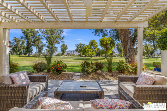 747 Inverness Drive, Rancho Mirage CA: https://media.crmls.org/mediaz/02e6faf7-2785-4570-9503-aa754f1f36a9.jpg