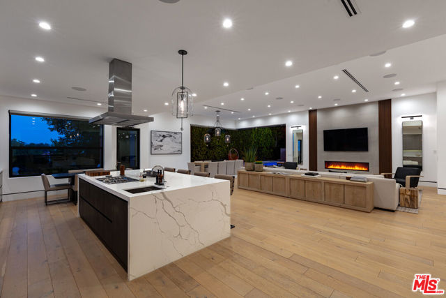 16366 Sloan Drive, Los Angeles CA: https://media.crmls.org/mediaz/02e742f9-1da1-4ada-9a19-694216c9cc60.jpg