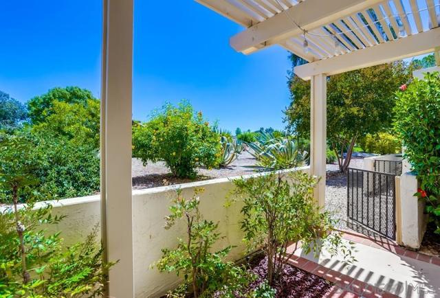 12894 Corte Arauco, San Diego CA: https://media.crmls.org/mediaz/02e744ac-f38f-4183-846d-8bf631d4823f.jpg