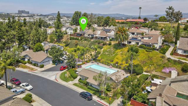 1867 Guilder Gln, Escondido CA: https://media.crmls.org/mediaz/02e7c88f-982e-499c-a7f1-7987ac4c0347.jpg