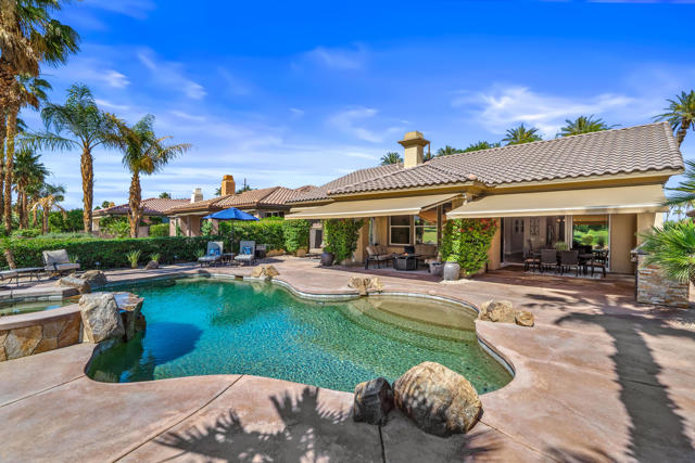 56925 Mountain, La Quinta CA: https://media.crmls.org/mediaz/02e88346-3267-4cc3-add1-b33f677067b6.jpg