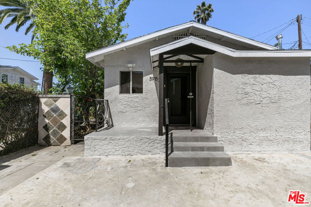3915 1/2 S Budlong Avenue, Los Angeles CA: https://media.crmls.org/mediaz/02e8db6b-4180-47e5-adaf-2414e2ddd5c3.jpg