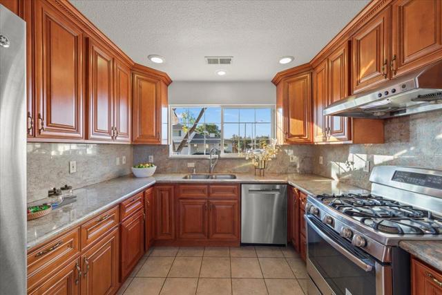 2804 Steinhart Court, Santa Clara CA: https://media.crmls.org/mediaz/02e8e55f-a9c8-4282-b49e-ae5be4ec7b22.jpg