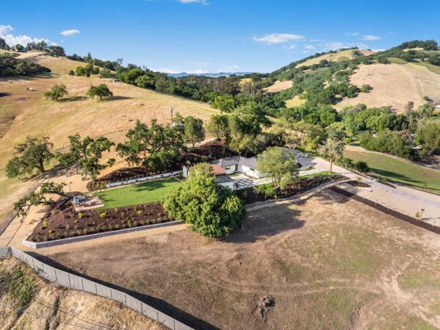 2275 Llagas Road, Morgan Hill CA: https://media.crmls.org/mediaz/02e904ca-19f9-49f5-87a9-9eb9a1688908.jpg