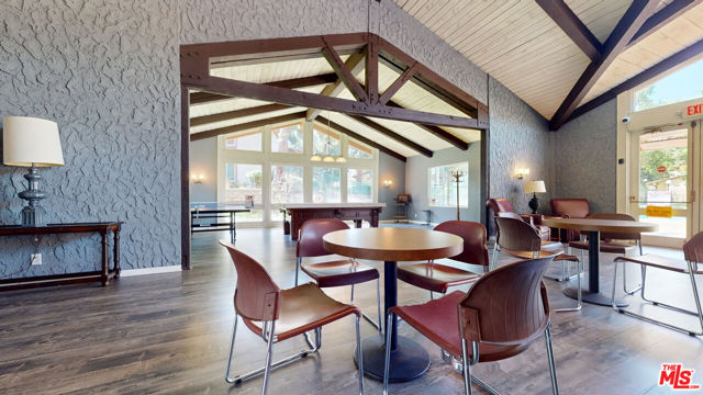3719 Country Club Drive, Long Beach CA: https://media.crmls.org/mediaz/02e93f04-4c2b-4ae7-8197-641f36d86bdc.jpg