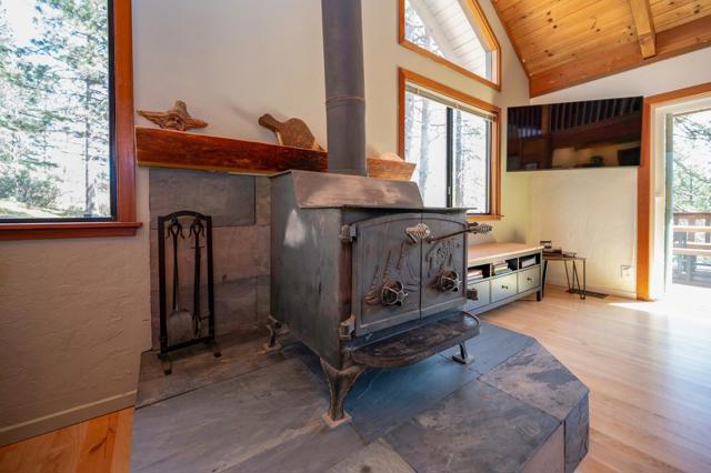 2491 El Dorado Drive, Arnold CA: https://media.crmls.org/mediaz/02e95f87-61d3-4f86-97a1-573f4d204a15.jpg
