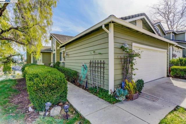 1228 Copper Peak Ln, San Jose CA: https://media.crmls.org/mediaz/02e99fa0-402a-4928-ab7f-332010178497.jpg