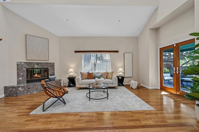 2350 W Avenue 135Th, San Leandro CA: https://media.crmls.org/mediaz/02ea10ed-0790-4e30-8e3b-230b40b1c239.jpg