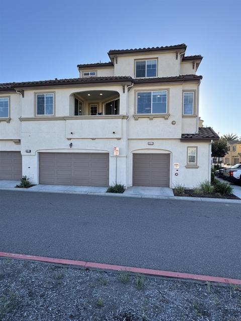 1614 Sanderling Avenue, Chula Vista CA: https://media.crmls.org/mediaz/02ea4303-eca0-418c-9a24-3349538e5b57.jpg