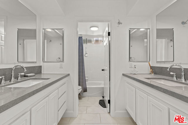 4370 Park Monte Nord, Calabasas CA: https://media.crmls.org/mediaz/02eaa5cb-23d2-40e5-8a62-b9a0a3aea3f1.jpg