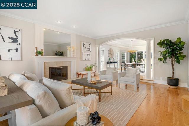260 Edinburgh Cir, Danville CA: https://media.crmls.org/mediaz/02eb13bf-4ce4-48b3-aab7-2b155b015524.jpg