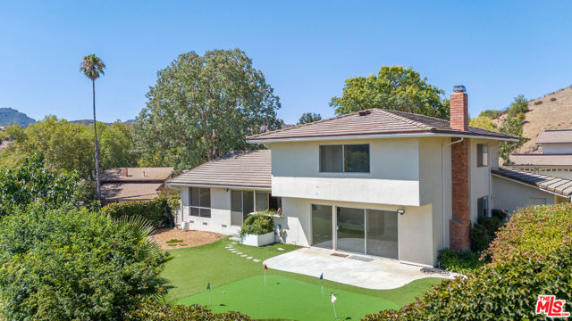 1943 Stonesgate Street, Westlake Village CA: https://media.crmls.org/mediaz/02ed5236-bba7-47b7-b355-c44d58286f17.jpg