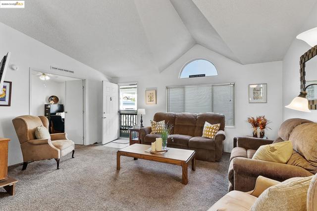 114 Zartop St, Oakley CA: https://media.crmls.org/mediaz/02ed5236-e17d-481c-9916-da8d64dc05cc.jpg