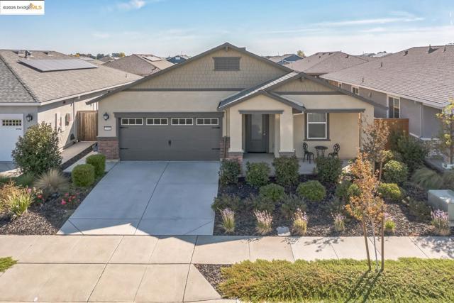 2242 Park PL, Rio Vista CA: https://media.crmls.org/mediaz/02ed6438-30d5-423e-a669-f08828ef2405.jpg