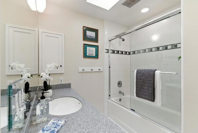 3795 Ralston Avenue, Hillsborough CA: https://media.crmls.org/mediaz/02edf1aa-a5bb-4609-a30b-80d8873838b4.jpg