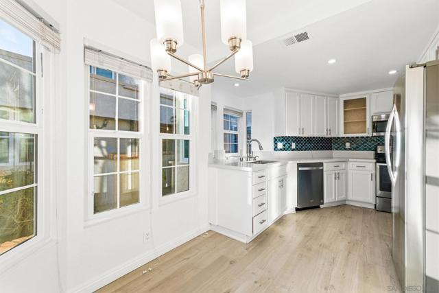 15905 Avenida Villaha, San Diego CA: https://media.crmls.org/mediaz/02ee6961-2000-40e4-a8b8-154431461b22.jpg