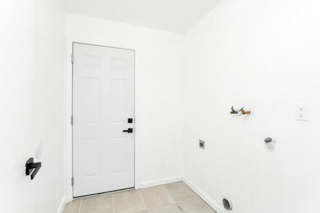 948 Golden Leaf Way, Pittsburg CA: https://media.crmls.org/mediaz/02eebbf0-2624-446a-8182-7d8654bd6cef.jpg