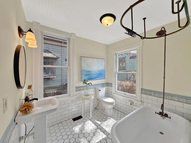 398 W San Fernando, San Jose CA: https://media.crmls.org/mediaz/02ef2007-403c-4b84-b88f-bb352498b6c4.jpg