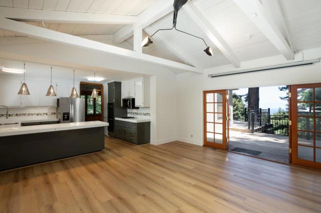 125 Grandview Drive, Woodside CA: https://media.crmls.org/mediaz/02ef8b16-eb16-408e-ab2a-687e46014b06.jpg