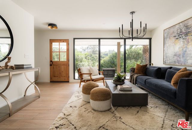 1060 Monte Drive, Santa Barbara CA: https://media.crmls.org/mediaz/02f01e0f-0799-4c47-866c-34557c8a4576.jpg