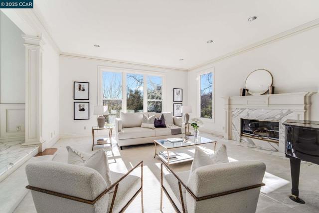 2420 Diablo Lakes Ln, Diablo CA: https://media.crmls.org/mediaz/02f01e5c-e48a-4e68-a201-e62e1a0d36fb.jpg