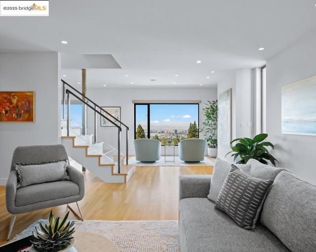 310 Pacific Ave, Piedmont CA: https://media.crmls.org/mediaz/02f04c9e-bb11-4b35-a5ea-5d3e34c2ff4c.jpg
