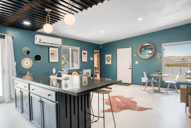 61589 El Reposo Street, Joshua Tree CA: https://media.crmls.org/mediaz/02f0c0f4-18d0-47d5-8866-2831391a8694.jpg